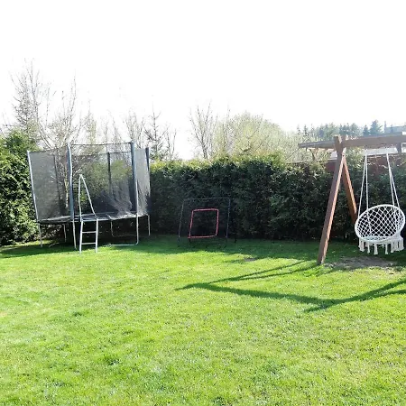 Tatil Evi Cozy For 4 People, 600m From The Lake, Kołczewo