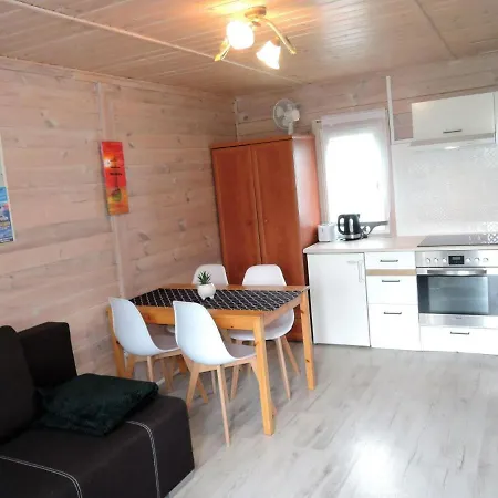 Cozy For 4 People, 600m From The Lake, Kołczewo